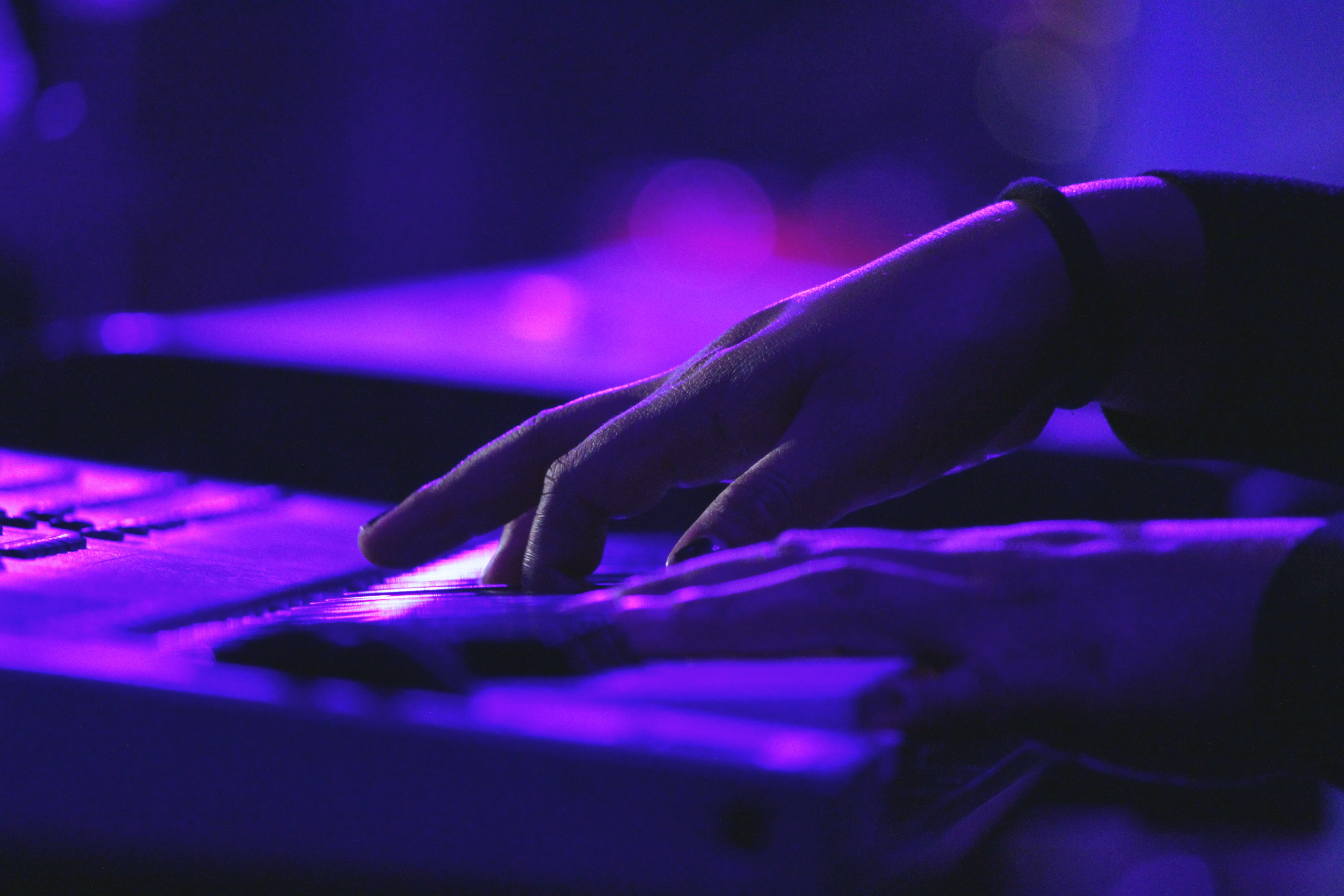 FundApps have strong client references in pensions. We always tune in to keep your processes future-flexible. Piano being played with purple hues. 